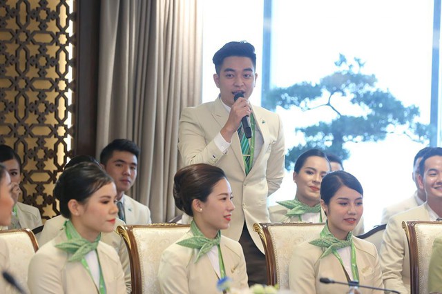 Ngắm dàn tiếp viên hàng không Bamboo Airways được ông Trịnh Văn Quyết cho “lên sóng” - Ảnh 5.