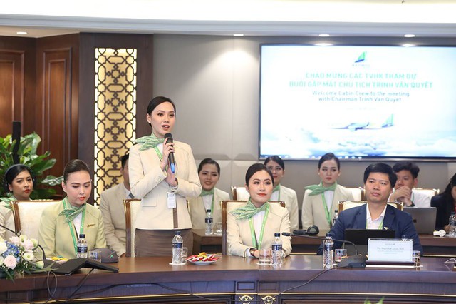 Ngắm dàn tiếp viên hàng không Bamboo Airways được ông Trịnh Văn Quyết cho “lên sóng” - Ảnh 4.