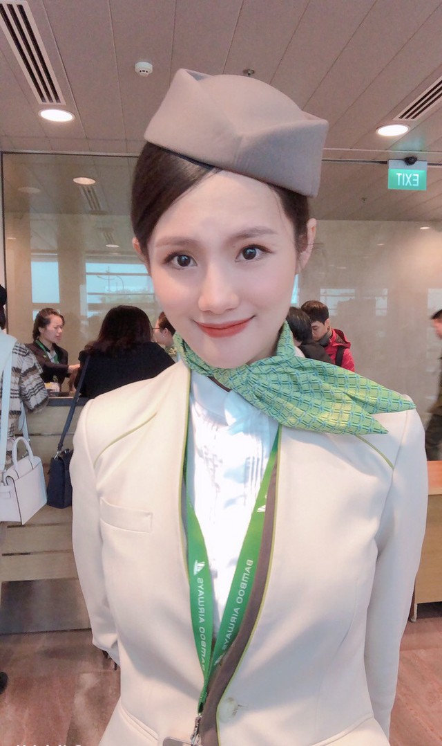 Ngắm dàn tiếp viên hàng không Bamboo Airways được ông Trịnh Văn Quyết cho “lên sóng” - Ảnh 6.