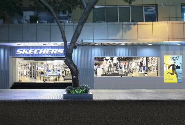 Bất ngờ kép từ Skechers: Karik trở thành đại sứ thương hiệu, chính thức khai trương Flagship Store tại Việt Nam - Ảnh 3.