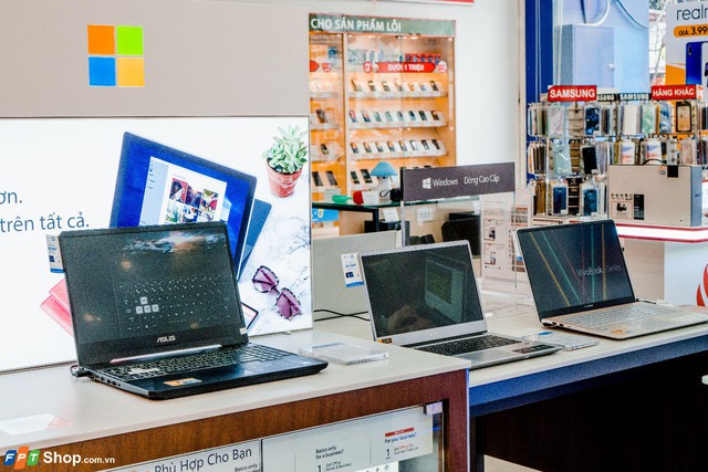 Gh&eacute; FPT Shop sắm laptop hiện đại chỉ từ 13,49 triệu - Ảnh 2.
