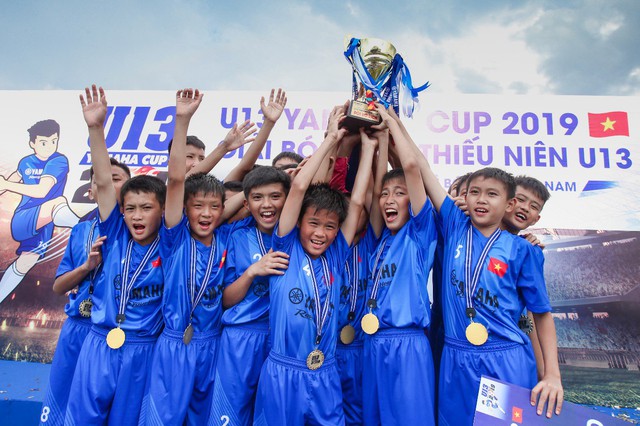 Người hâm mộ “phát sốt” với những trận đấu nghẹt thở của giải U13 Yamaha Cup 2019 tại Đắk Lắk - Ảnh 5.