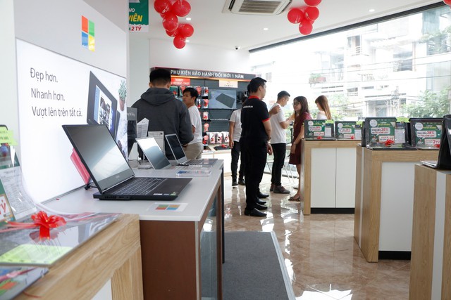 Giảm sốc đến 30% nhân dịp FPT Shop khai trương trung tâm laptop hàng đầu Việt Nam - Ảnh 1.