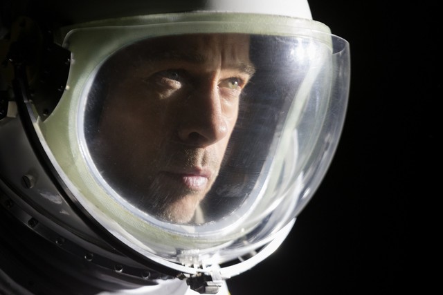 Ad Astra – Rơi nước mắt và nghẹt thở với hành trình tìm cha trong không gian của Brad Pitt - Ảnh 3.