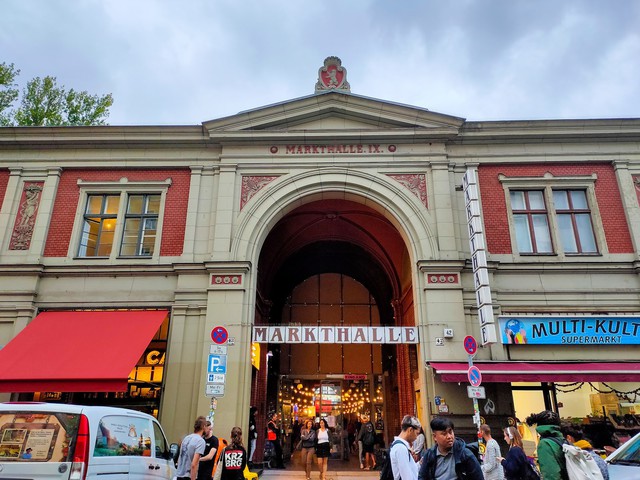 Một vòng trải nghiệm Markthalle Neun, thánh địa street food của “Vương Quốc Bia” - Ảnh 4.