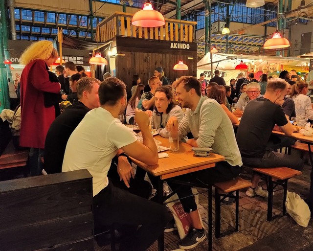 Một vòng trải nghiệm Markthalle Neun, thánh địa street food của “Vương Quốc Bia” - Ảnh 15.