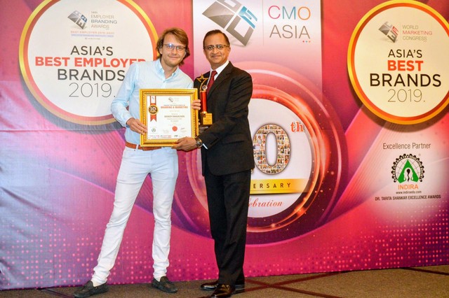 FE Credit ghi dấu thêm 3 giải thưởng tại lễ trao giải CMO Asia 2019 - Ảnh 2.