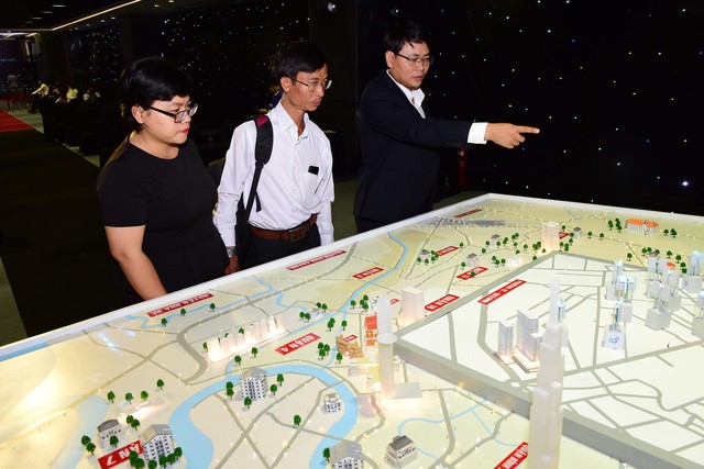 Người d&acirc;n TP.HCM th&iacute;ch th&uacute; trải nghiệm tốc độ 5G v&agrave; c&aacute;c dịch vụ IoT của Viettel - Ảnh 10.