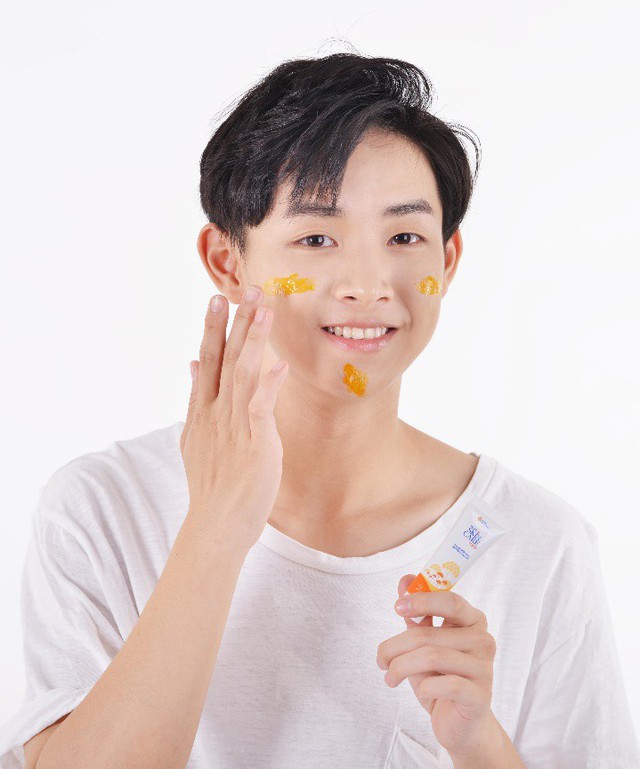 Cặp đ&ocirc;i mẫu h&igrave;nh cho gel trị mụn sẹo th&acirc;m Vietlife Skincare Nano - G&acirc;y thiện cảm nhờ vẻ ngo&agrave;i trong veo, đ&aacute;ng y&ecirc;u! - Ảnh 5.