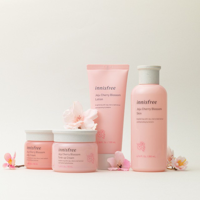 innisfree mang tinh t&uacute;y từ hoa anh đ&agrave;o Jeju l&ecirc;n d&ograve;ng sản phẩm dưỡng trắng da mới toanh - Ảnh 1.