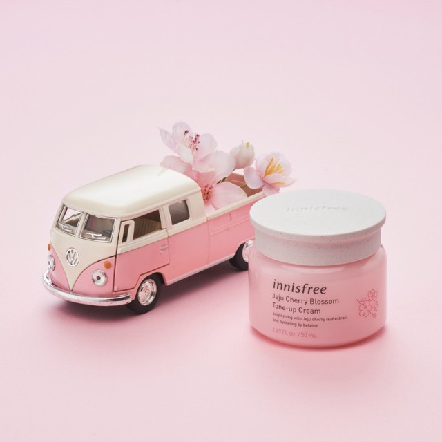 innisfree mang tinh t&uacute;y từ hoa anh đ&agrave;o Jeju l&ecirc;n d&ograve;ng sản phẩm dưỡng trắng da mới toanh - Ảnh 3.