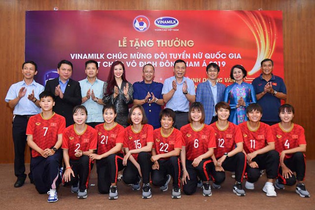 Vinamilk trao thưởng chúc mừng Đội tuyển bóng đá nữ quốc gia vô địch Đông Nam Á 2019 - Ảnh 3.