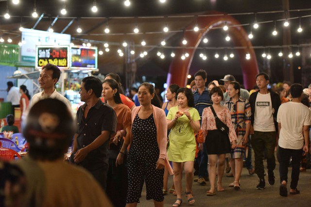 Vừa khai trương, chợ đêm Ha Tien Night Market bất ngờ lọt top điểm đến hấp dẫn phía Nam - Ảnh 6.