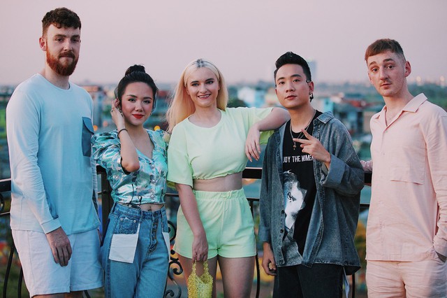 Clean Bandit: &ldquo;Ch&uacute;ng t&ocirc;i cảm nhận được nguồn năng lượng t&iacute;ch cực trong &acirc;m nhạc của JustaTee v&agrave; Phương Ly&rdquo; - Ảnh 5.