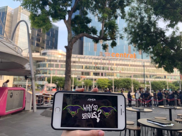 Check-in khắp thế giới với biểu tượng &ldquo;Why so serious&rdquo;, chuyện g&igrave; đang xảy ra? - Ảnh 3.