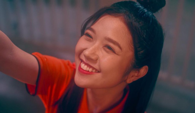 Lâu lắm mới có dự án tái xuất, Suni Hạ Linh gây sốt với nhan sắc xinh đẹp như thiên thần trong MV mới - Ảnh 7.