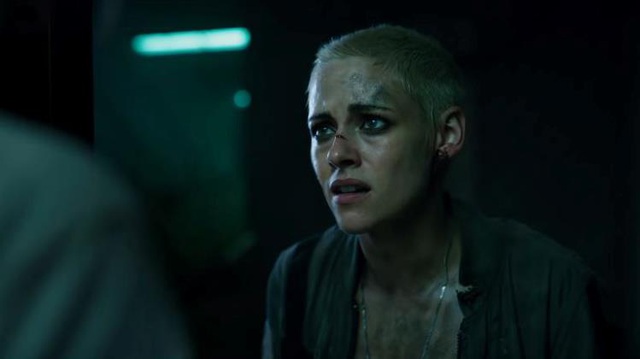 Đả nữ Kristen Stewart đập tan định kiến diễn đơ với vai diễn siêu ngầu trong bom tấn kinh dị - viễn tưởng Kẻ săn mồi đáy biển - Ảnh 10.