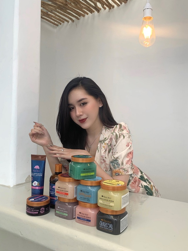 Miss UEF 2019 Phan Ngọc Quý chia sẻ bí quyết chăm sóc da cơ thể mùa hanh khô - Ảnh 2.