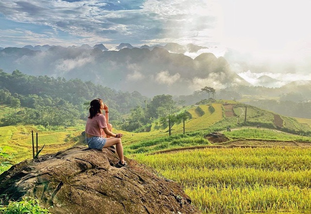 Tết m&agrave; chẳng chịu ở nh&agrave;, người người rủ nhau tr&egrave;o đ&egrave;o, lội suối! - Ảnh 10.