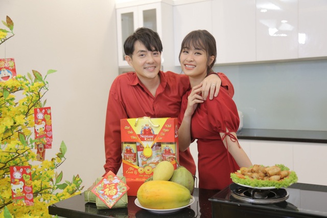 Đôi trẻ Đông Nhi - Ông Cao Thắng háo hức tập dượt khai bếp chiêu tài lộc Tết Canh Tý 2020 - Ảnh 7.