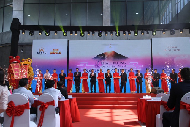 Khai trương hệ thống cáp treo sở hữu kỷ lục “Nhà ga cáp treo lớn nhất thế giới” tại Tây Ninh - Ảnh 2.