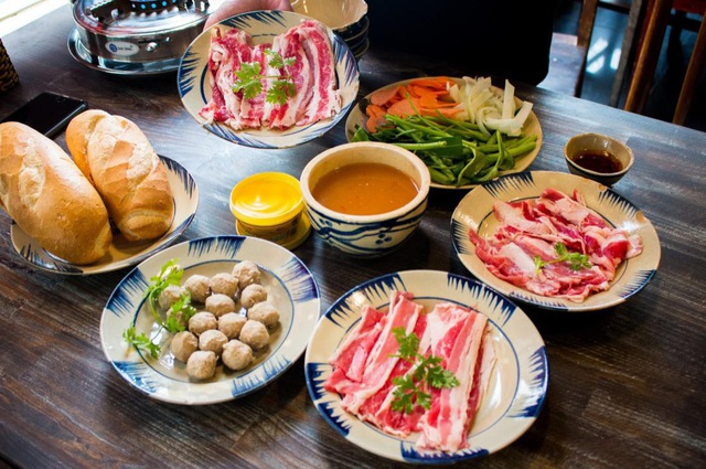 B&ograve;-Lế-Rồ b&aacute;n xuy&ecirc;n Tết: Gặp gỡ đầu năm nhận l&igrave; x&igrave; lộc xu&acirc;n trong kh&ocirc;ng gian S&agrave;i g&ograve;n xưa - Ảnh 6.