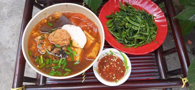 Top 5 nhà hàng mở cửa xuyên Tết ở Sài Gòn - Ảnh 8.