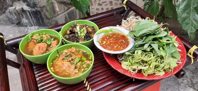 Top 5 nhà hàng mở cửa xuyên Tết ở Sài Gòn - Ảnh 9.