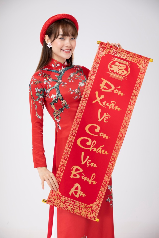 5 phút học ngay cách Minh Hằng diện đồ và chọn son để tươi xinh suốt mấy mùng Tết - Ảnh 8.