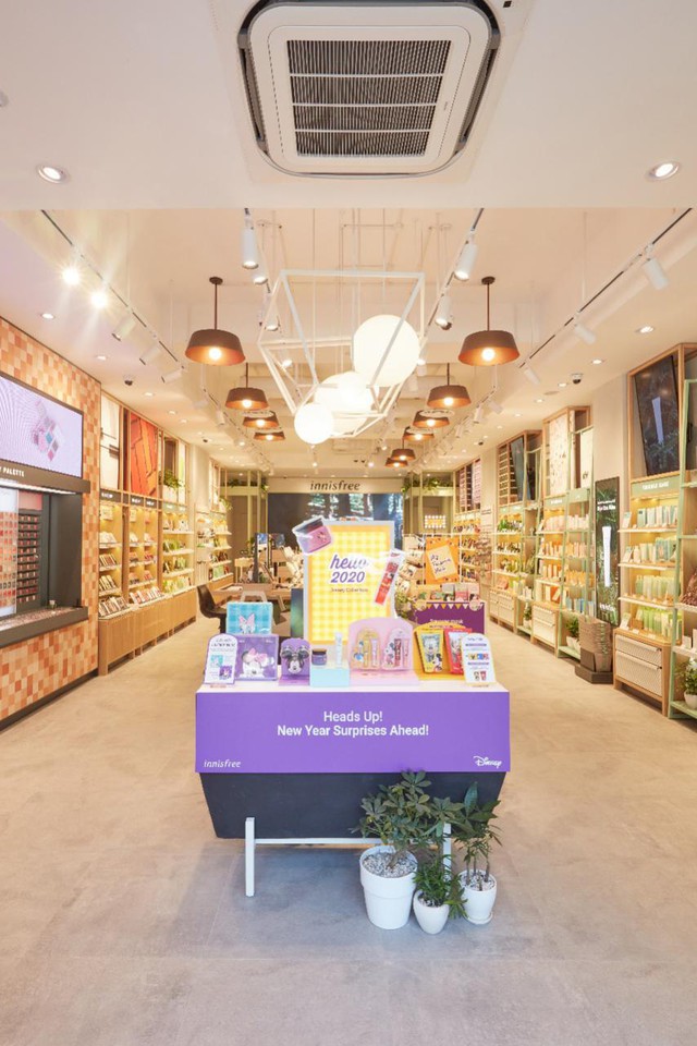 Cửa h&agrave;ng của innisfree Việt Nam thay &aacute;o mới với kh&ocirc;ng gian vừa đẹp, vừa xanh m&aacute;t - Ảnh 4.