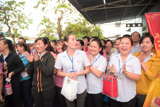 Chương trình tặng quà Tết Canh Tý 2020 cho người lao động của Công ty bánh kẹo Hải Hà - Ảnh 2.