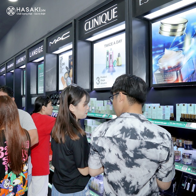 Hàng ngàn người “đổ xô” đến khai trương Hasaki chi nhánh 7 để trải nghiệm và mua sắm mỹ phẩm cao cấp với giá hời chưa từng có - Ảnh 5.