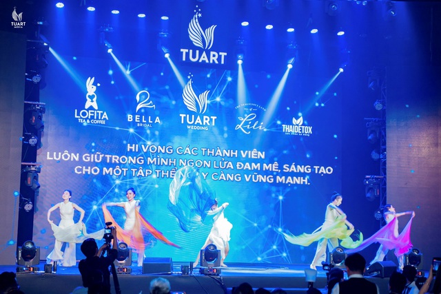 Đại tiệc âm thanh ánh sáng mãn nhãn “TUART BY NIGHT 02: TOUCH THE MOMENT” cùng dàn sao Việt - Ảnh 11.