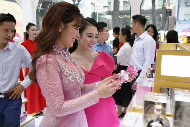 Đắm ch&igrave;m trong kh&ocirc;ng gian mua sắm tại chuỗi b&aacute;n lẻ mỹ phẩm AB Beauty World vừa khai trương - Ảnh 15.