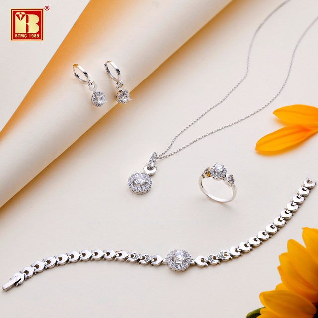 Quà tặng làm xiêu lòng phái đẹp ngày 20/10 - Ảnh 3.