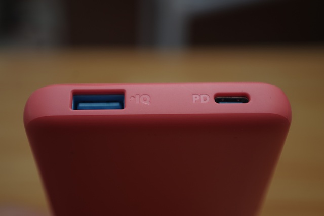 Pin dự phòng Anker PowerCore Slim 10000 PD - Quà tặng hot dành cho chị em vào ngày 20/10 - Ảnh 4. Pin dự phòng Anker PowerCore Slim 10000 PD - Quà tặng hot dành cho chị em vào ngày 20/10 - Ảnh 4.