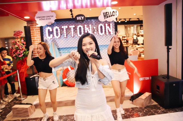 Suni Hạ Linh cùng loạt trai xinh gái đẹp khuấy động cửa hàng mới của Cotton On - Ảnh 3.