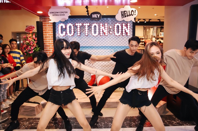 Suni Hạ Linh cùng loạt trai xinh gái đẹp khuấy động cửa hàng mới của Cotton On - Ảnh 8.