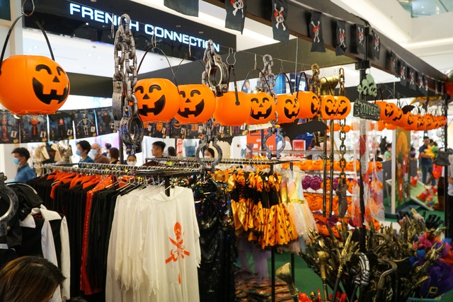 Binh đoàn quái vật cùng so găng mùa Halloween - Tháng 10 này tại Crescent Mall - Ảnh 5.