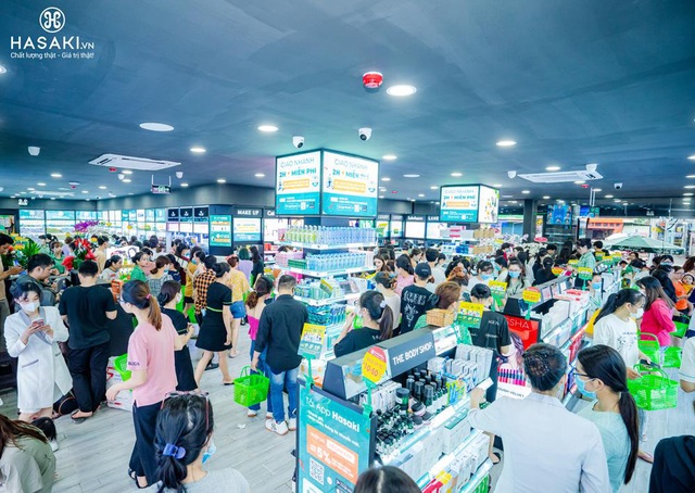 Hasaki Beauty & S.P.A “đổ bộ” Tân Phú thu hút hơn 5000 khách hàng từ sáng sớm đến tối khuya - Ảnh 4.