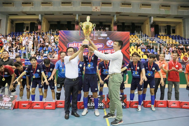 THPT Thanh Đa vô địch Giải Futsal học sinh THPT mở rộng tranh cúp ĐH Văn Lang năm 2020 - Ảnh 1.