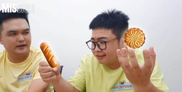 Bánh Trung thu chấm kem xúc xích Đức Việt của Youtuber Gấu To là “hot trend” hay thảm họa? - Ảnh 2.