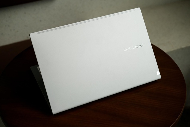 Đây là chiếc laptop sinh ra dành cho GenZ - Học hay chơi đều được, giá lại hợp túi tiền - Ảnh 2.