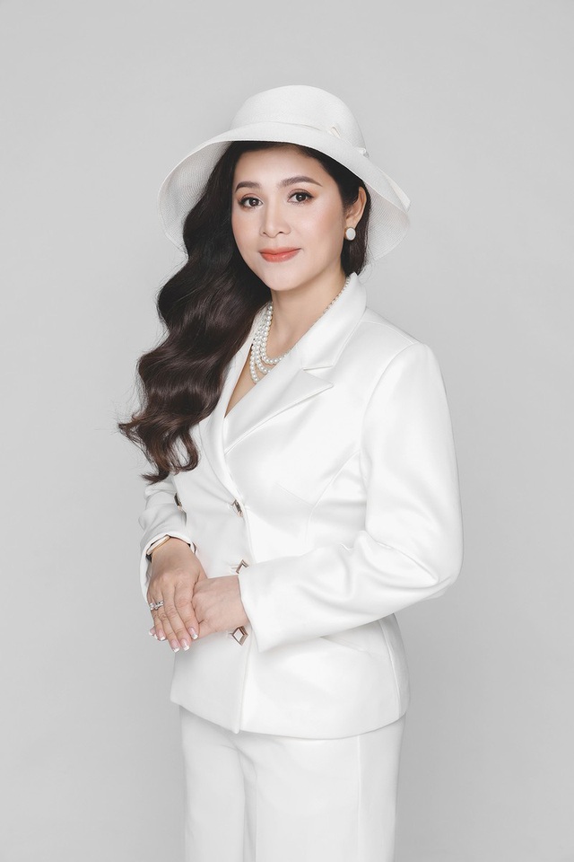 Nữ CEO đầu tiên trong ngành cà phê Việt Nam nhận giải thưởng Nữ CEO truyền cảm hứng toàn cầu - Ảnh 1.