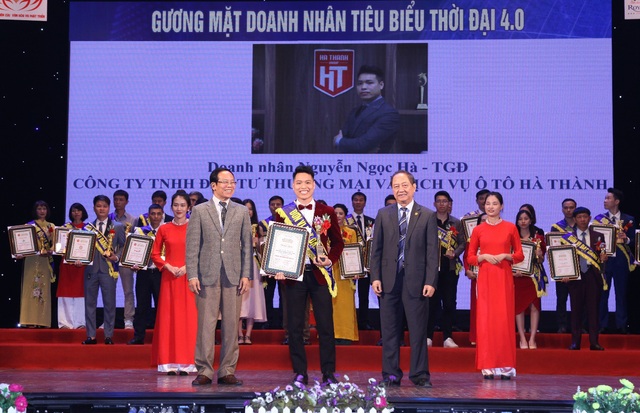 CEO Hà Thành Garage vinh dự nhận giải thưởng “Gương mặt doanh nhân tiêu biểu thời đại 4.0” - Ảnh 1.