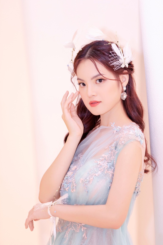 Sunny Đan Ngọc gây bất ngờ với màn catwalk xuất thần tại Vietnam Runway Fashion Week 2020 - Ảnh 6.