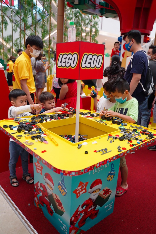 Giáng sinh chưa biết đi đâu, cùng LEGO trải nghiệm ngay “Lễ hội Giáng sinh diệu kỳ” tại Việt Nam - Ảnh 4.