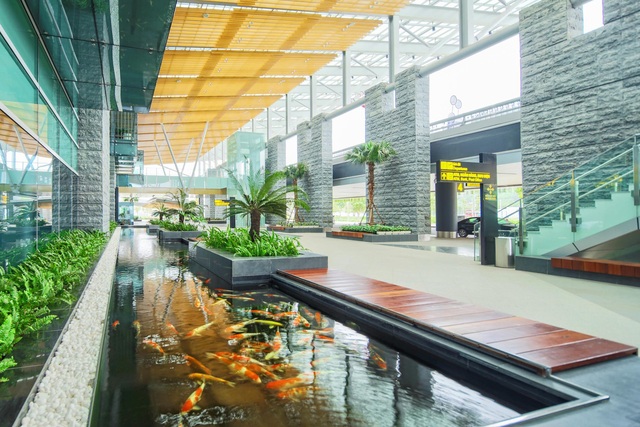 Không cần bay tới Singapore, ngay tại Quảng Ninh cũng đã có sân bay sinh thái đẹp như resort, xanh không kém Changi - Ảnh 4.