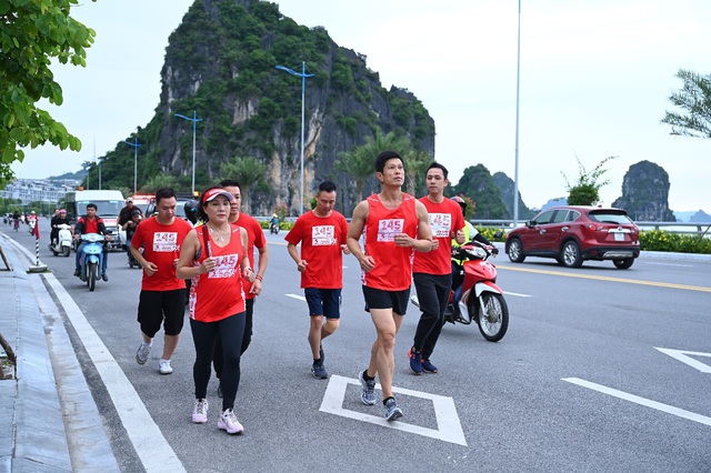 Vẻ đẹp đất nước theo dấu chân các vận động viên trong chương trình chạy tiếp sức “Lên cùng Việt Nam” - Ảnh 2.