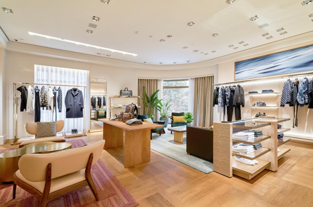 Louis Vuitton “thắp sáng” Thủ đô Hà Nội với cửa hàng mới: Hoành tráng hơn, lộng lẫy hơn - Ảnh 7.